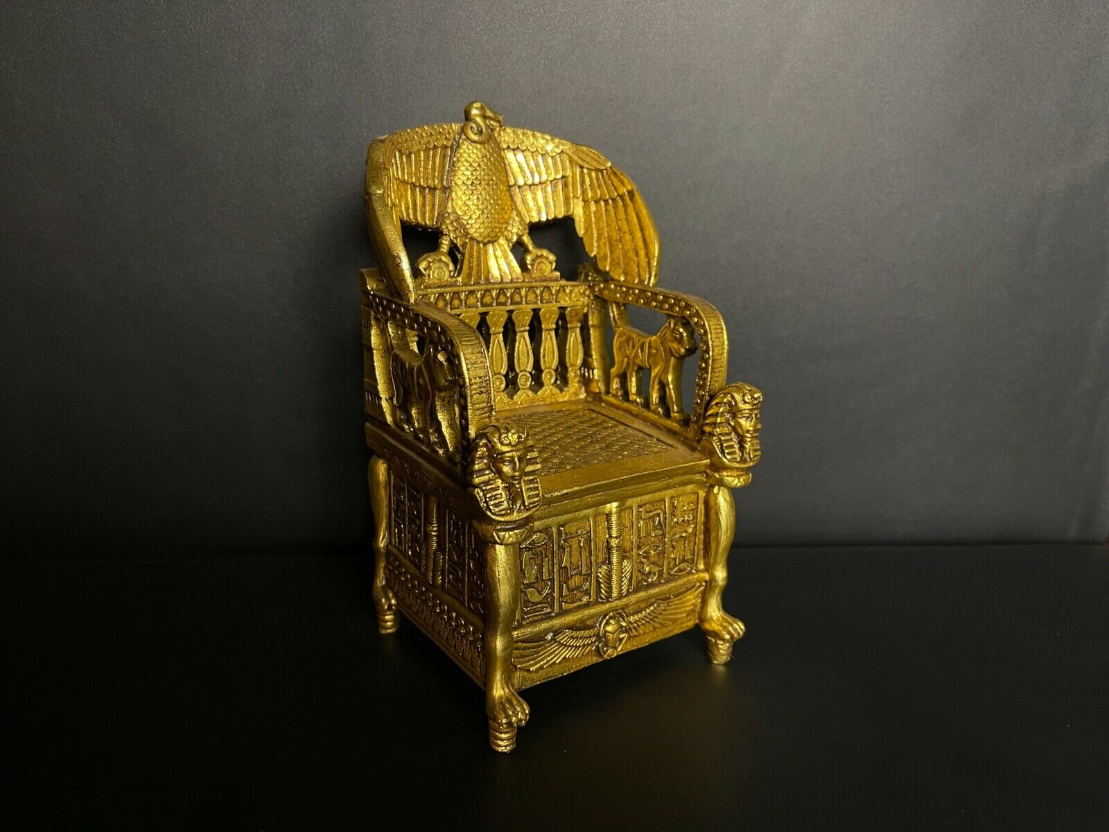 Replica King TUTANKHAMUN Throne as a jewelry box & amazing gold leaf