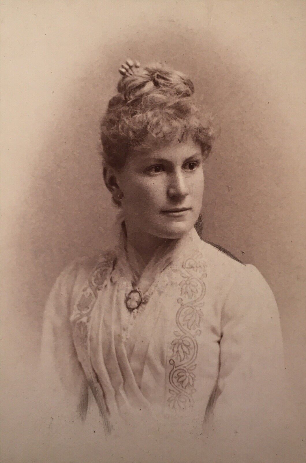 1880’s Young Elegant Pretty Lady VTG CDV Photo Antique Germany