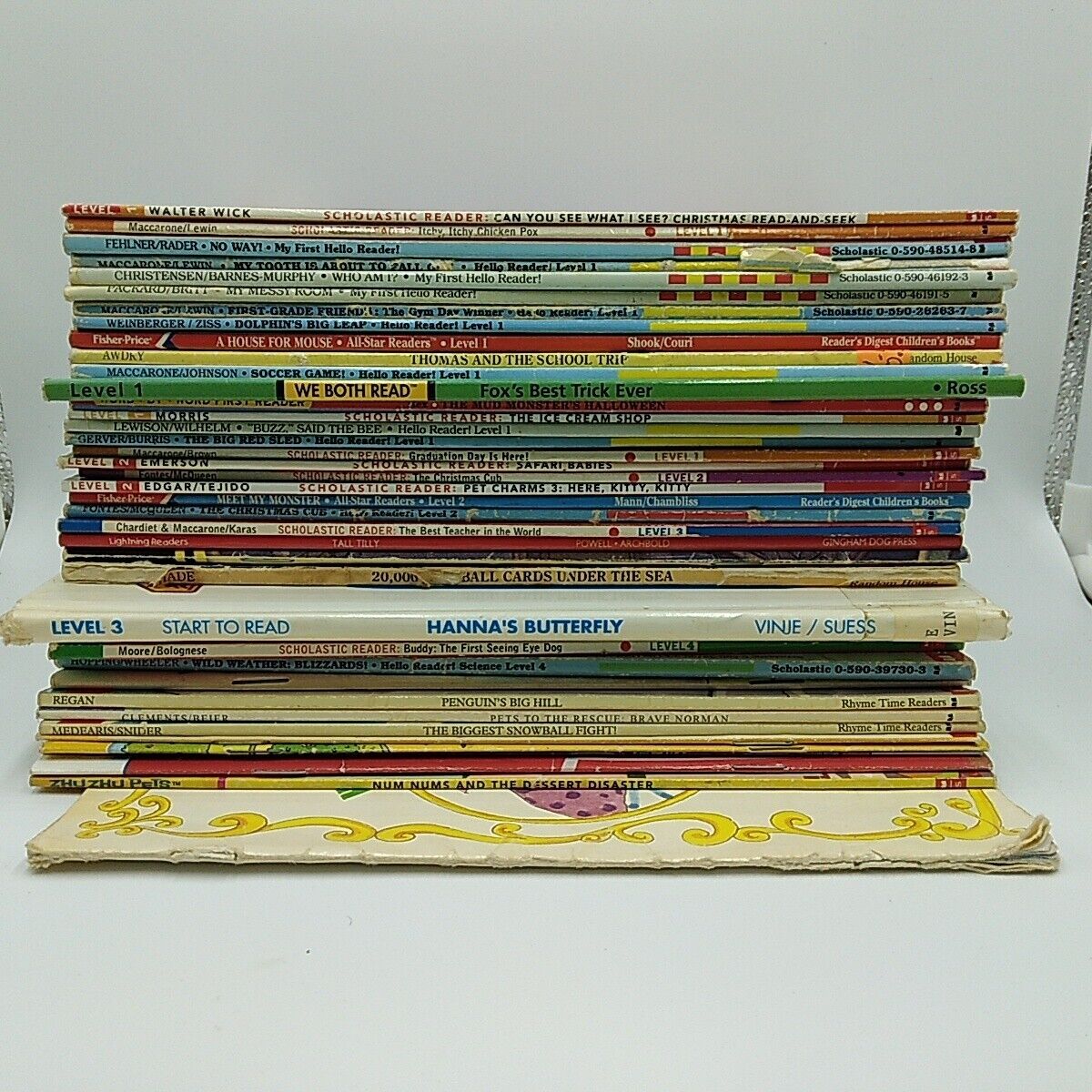 LOT OF 40 EARLY READER LEVEL 1  2 3 4 BOOKS STEP INTO READING Mixed Lot