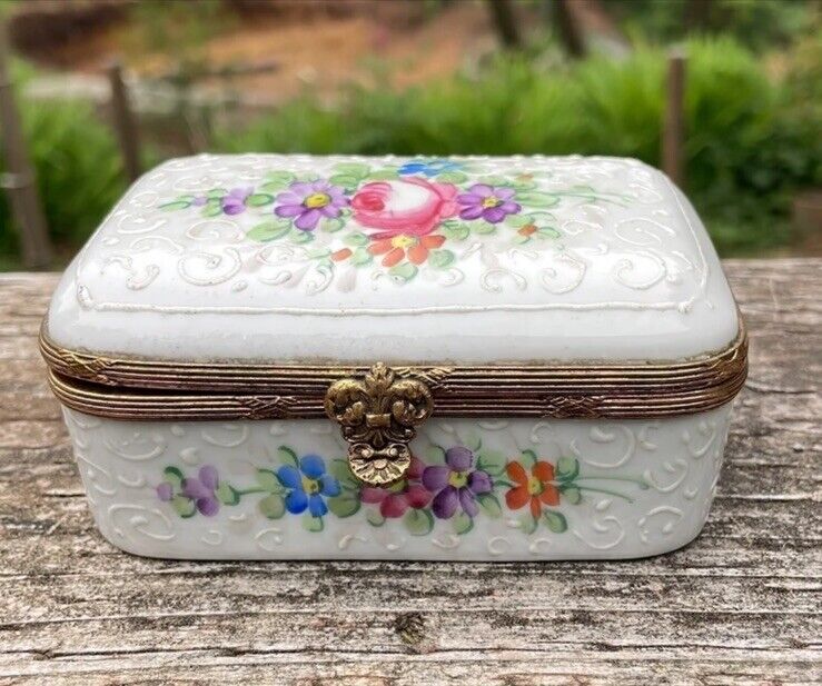 Vintage Floral Porcelain Hinged Trinket Box 4”