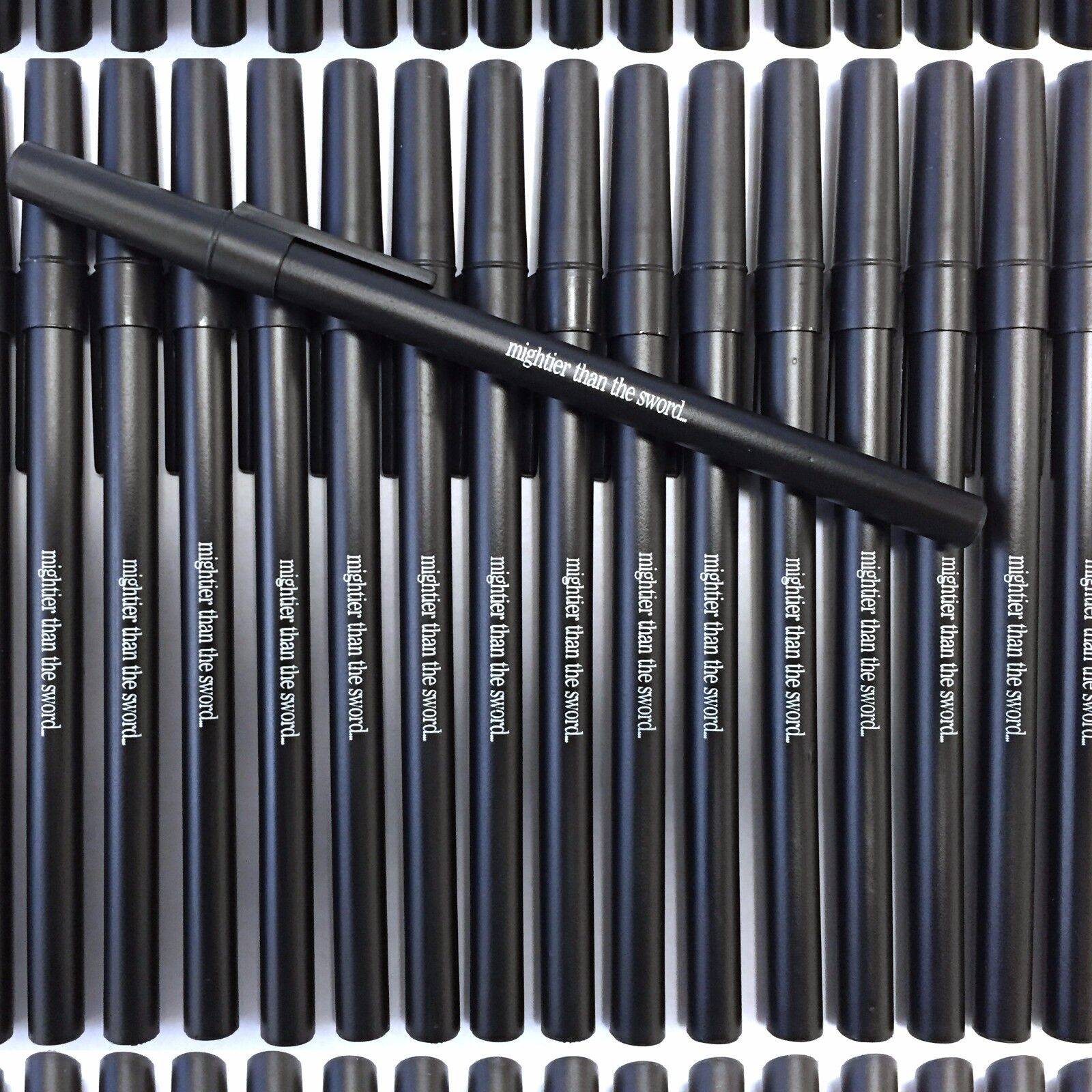 Misprint Pens 100 pc Ball Point Ink Bic Round Stic Style Black Cap Wholesale Lot