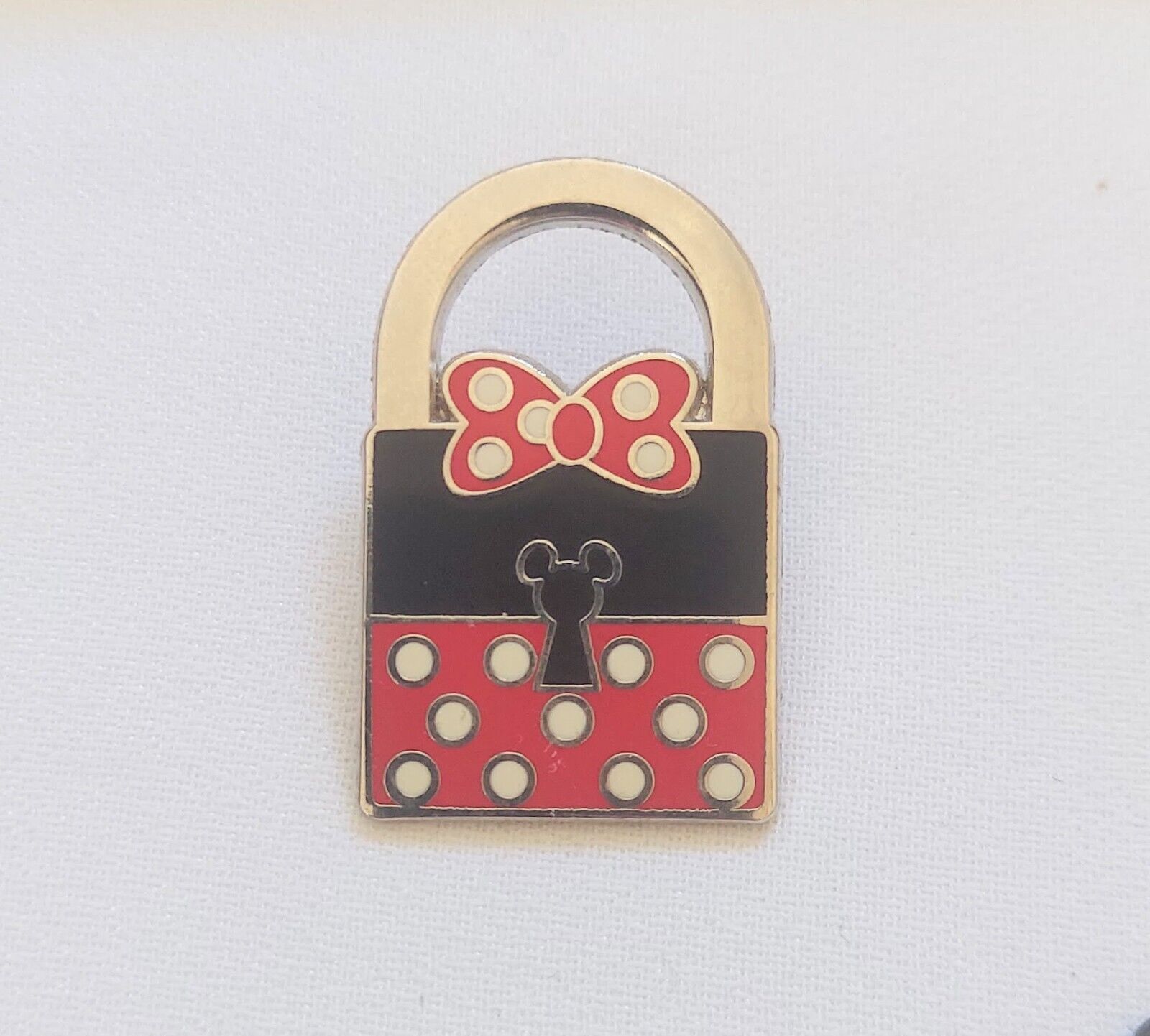 Disney Lock Collection Series Minnie Mouse Lock Limited Release Pin 2013