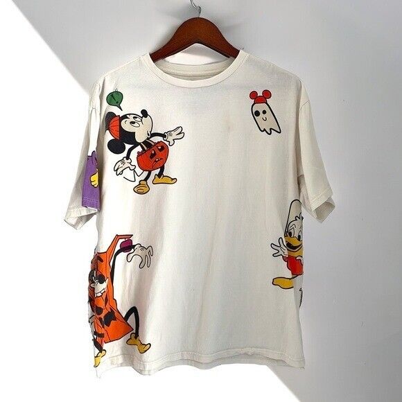 Disney Parks Halloween 2022 Mickey and Friends T Shirt Men’s Sz Large Graphic