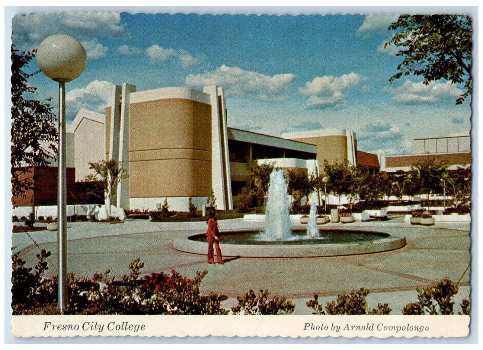 c1950\'s Fresno City College Building Fountain California CA Vintage Postcard