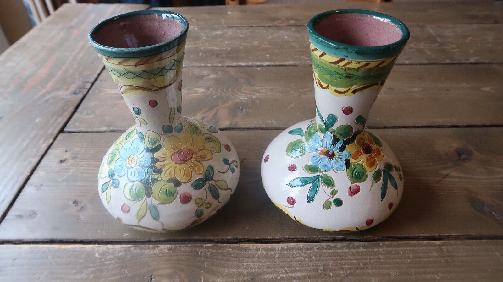 Pair of Vintage Dipinto A Mano Flowers Terracota Hand Painted Vases 6\