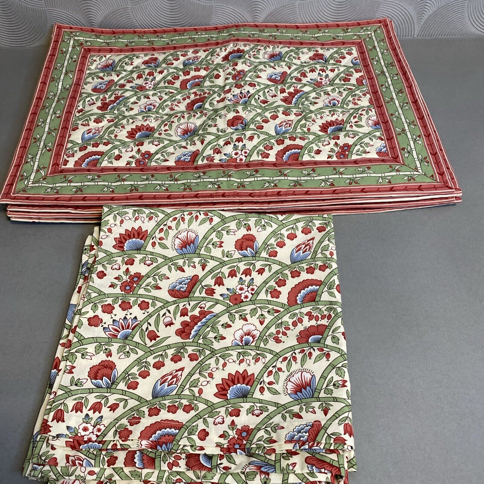 Pierre Deux French Country Placemats and Napkins Set For Four Red Grn Blu Floral