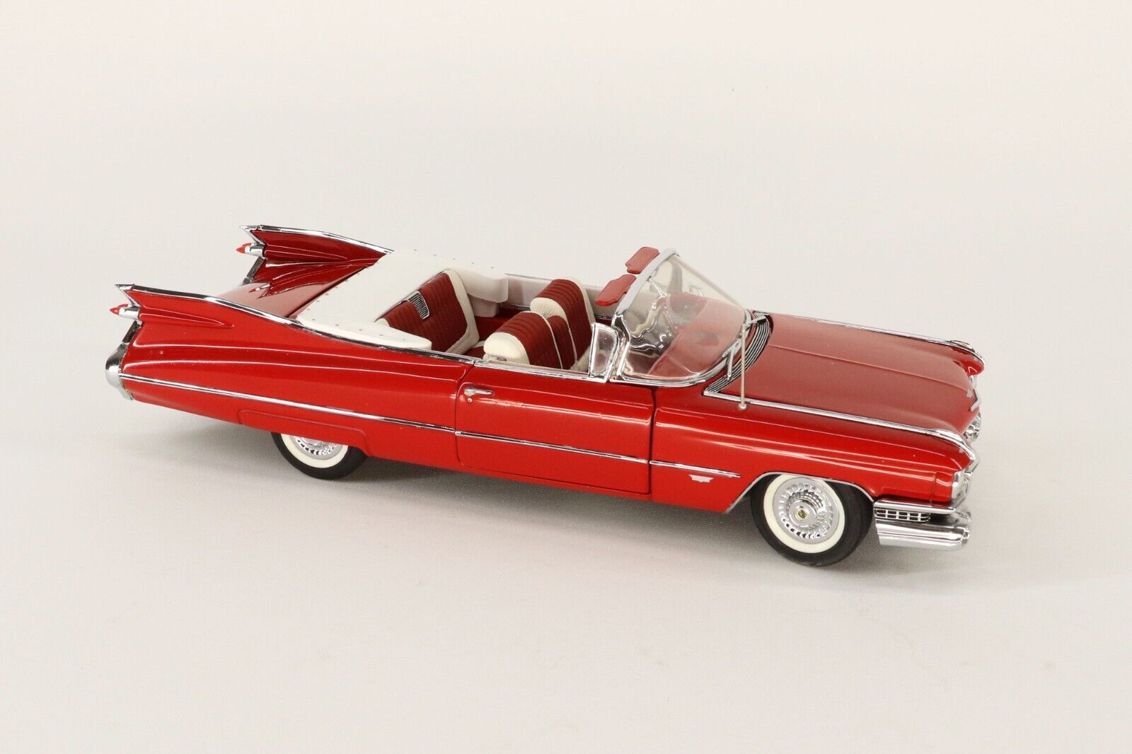 Danbury Mint 1959 Cadillac Series 62 Convertible 1:24 Diecast - Red- Mint In Box