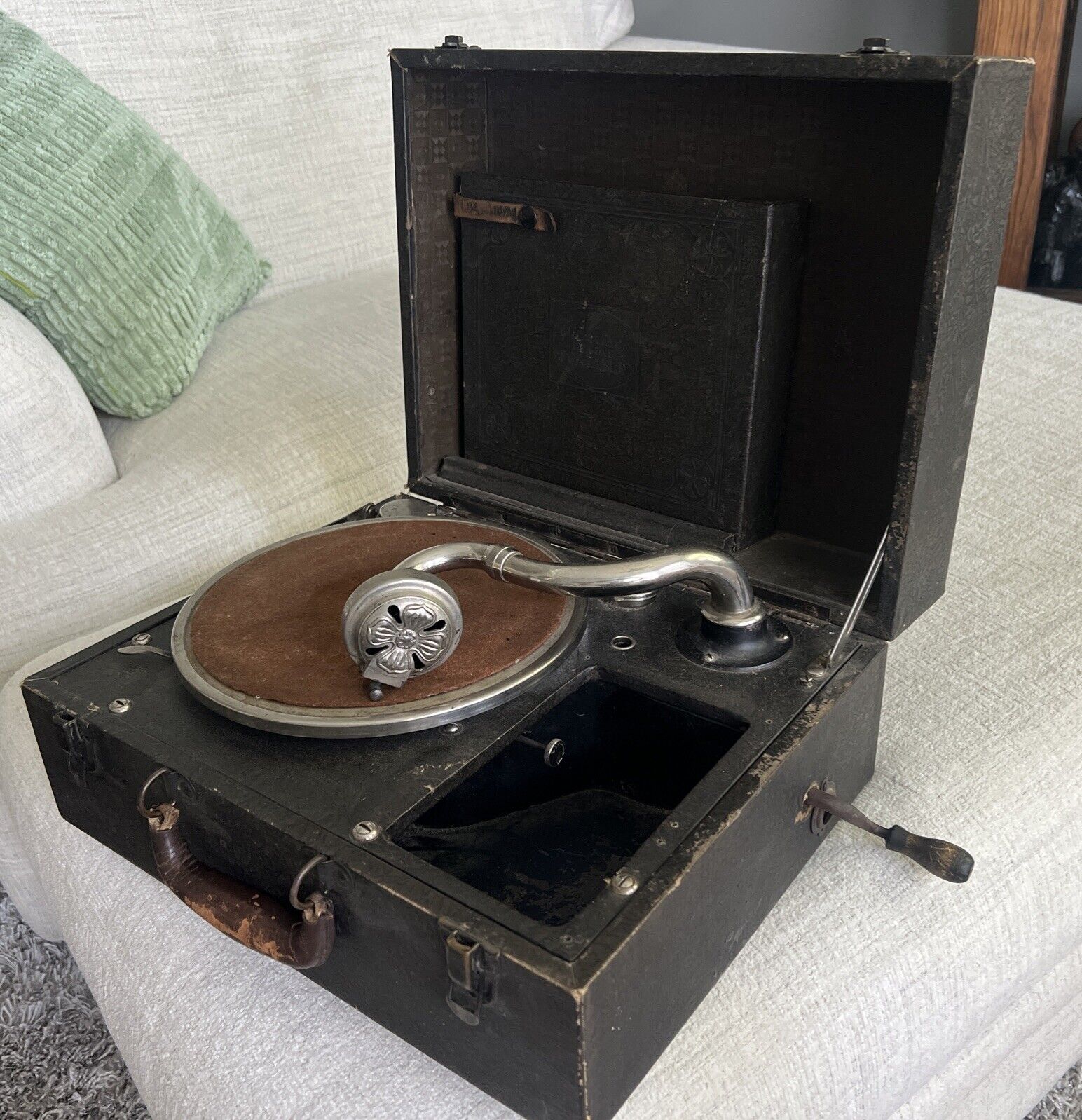 Antique Silvertone Deluxe Portable Hand Crank Wind Record Player Not Working