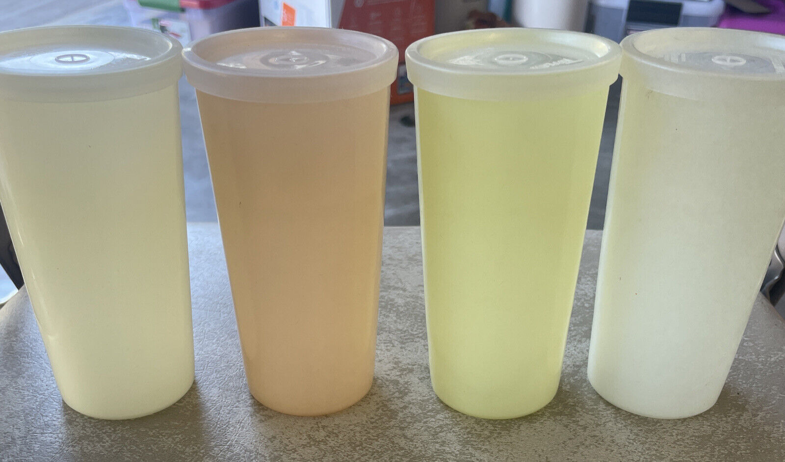 Tupperware Pastel Cups Set of 4 115-9 With Lids Vintage 1950's 5”