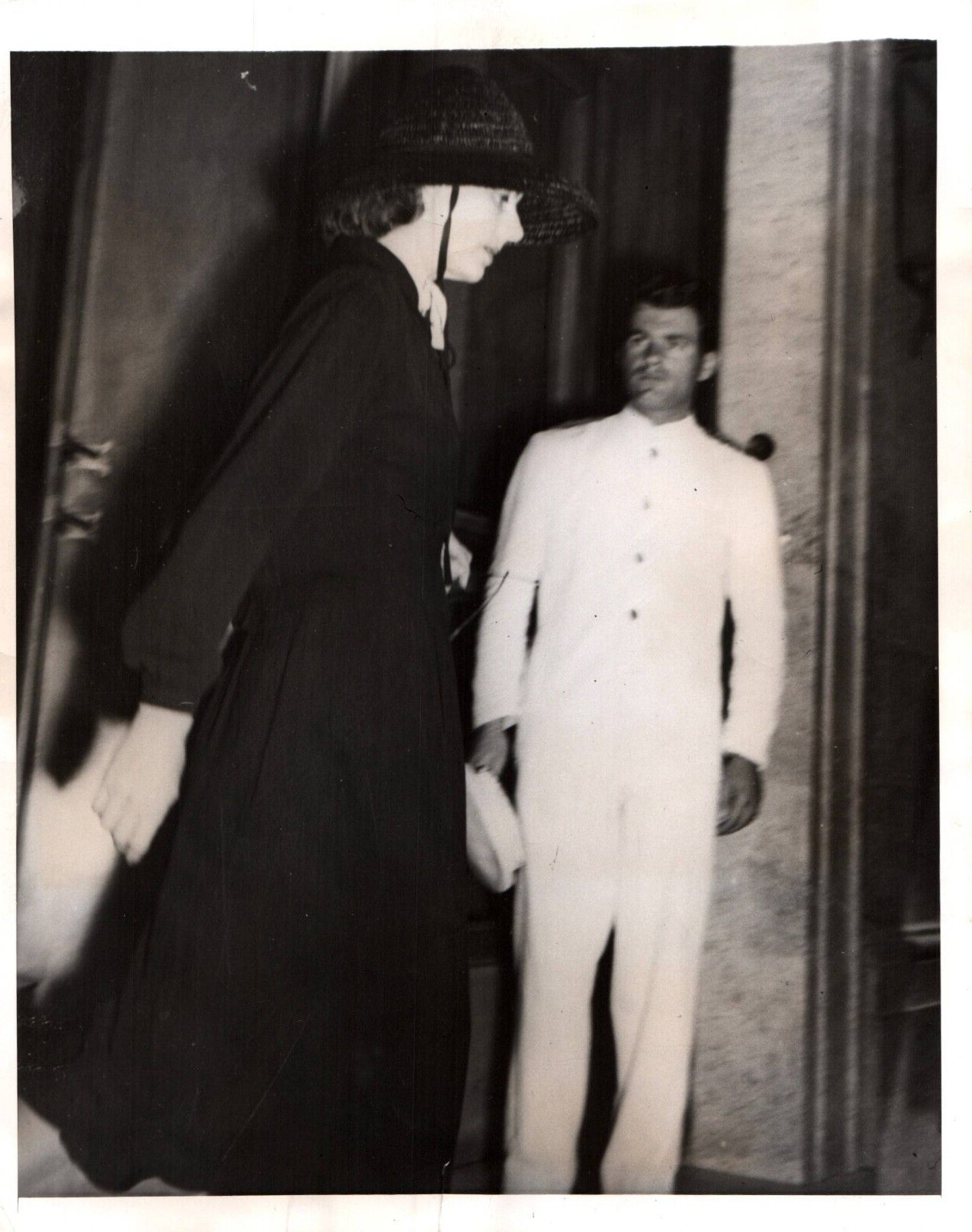 HOLLYWOOD BEAUTY GRETA GARBO STYLISH POSE STUNNING PORTRAIT 1949 Photo C42