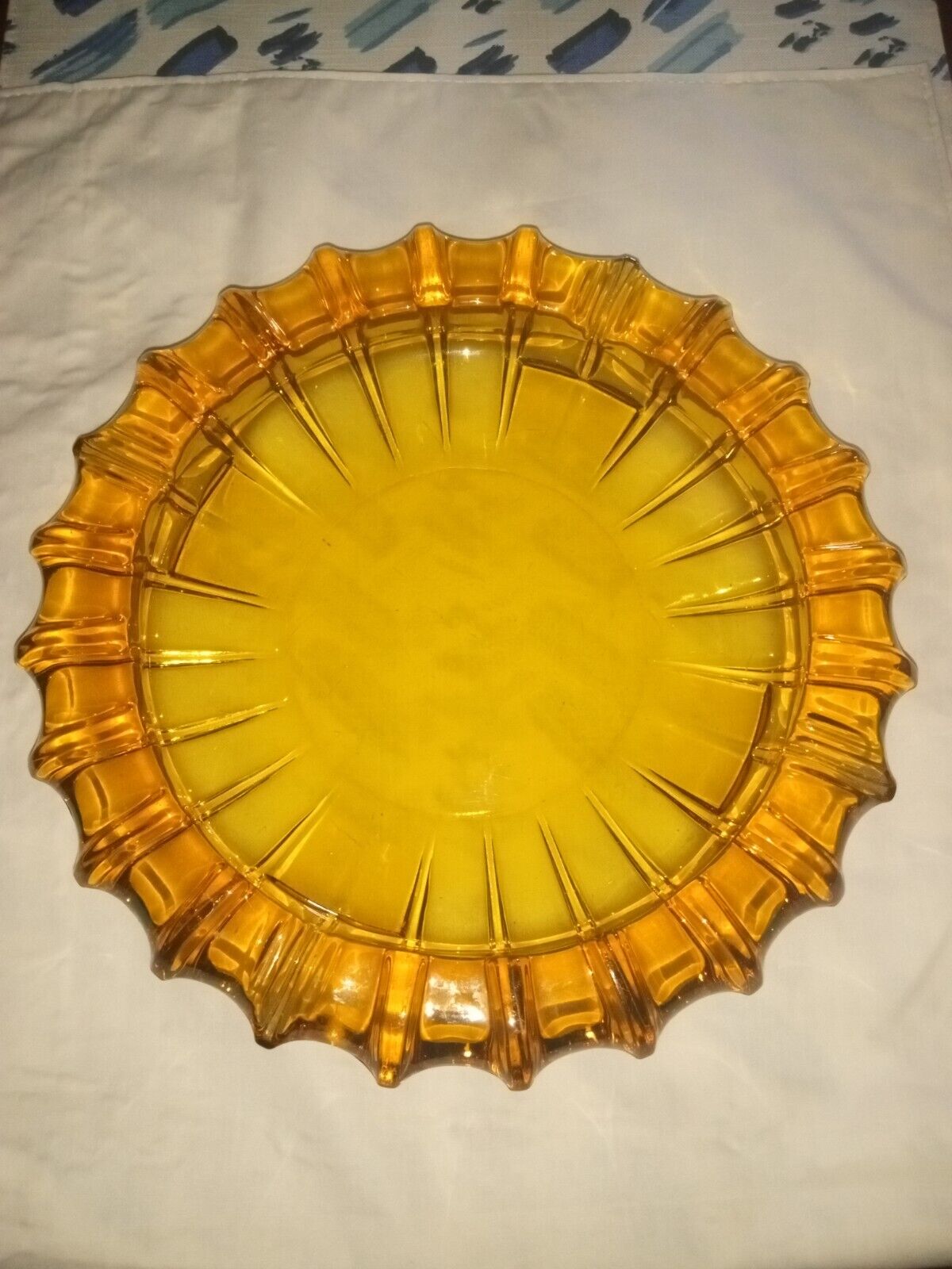 Vintage Amber Glass Round Ashtray 10\