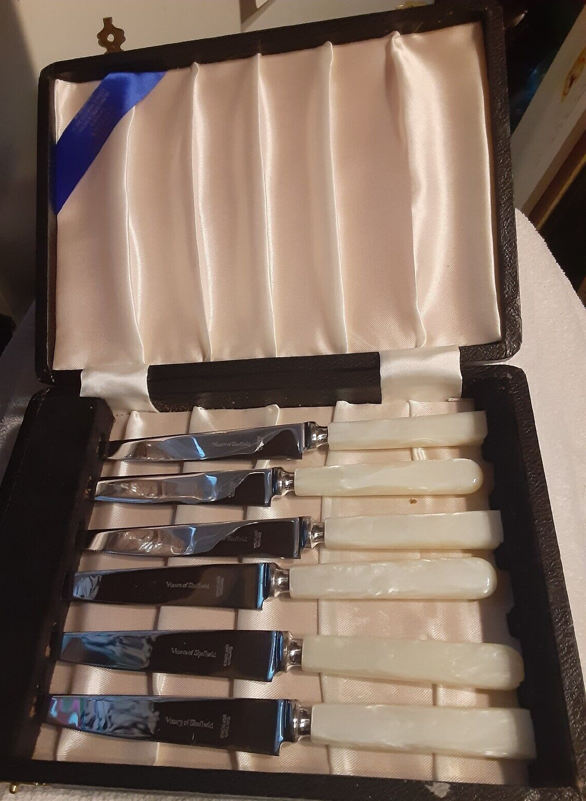 Viners of Sheffield England Stainless Set of 6 Knives in Orig. Box 