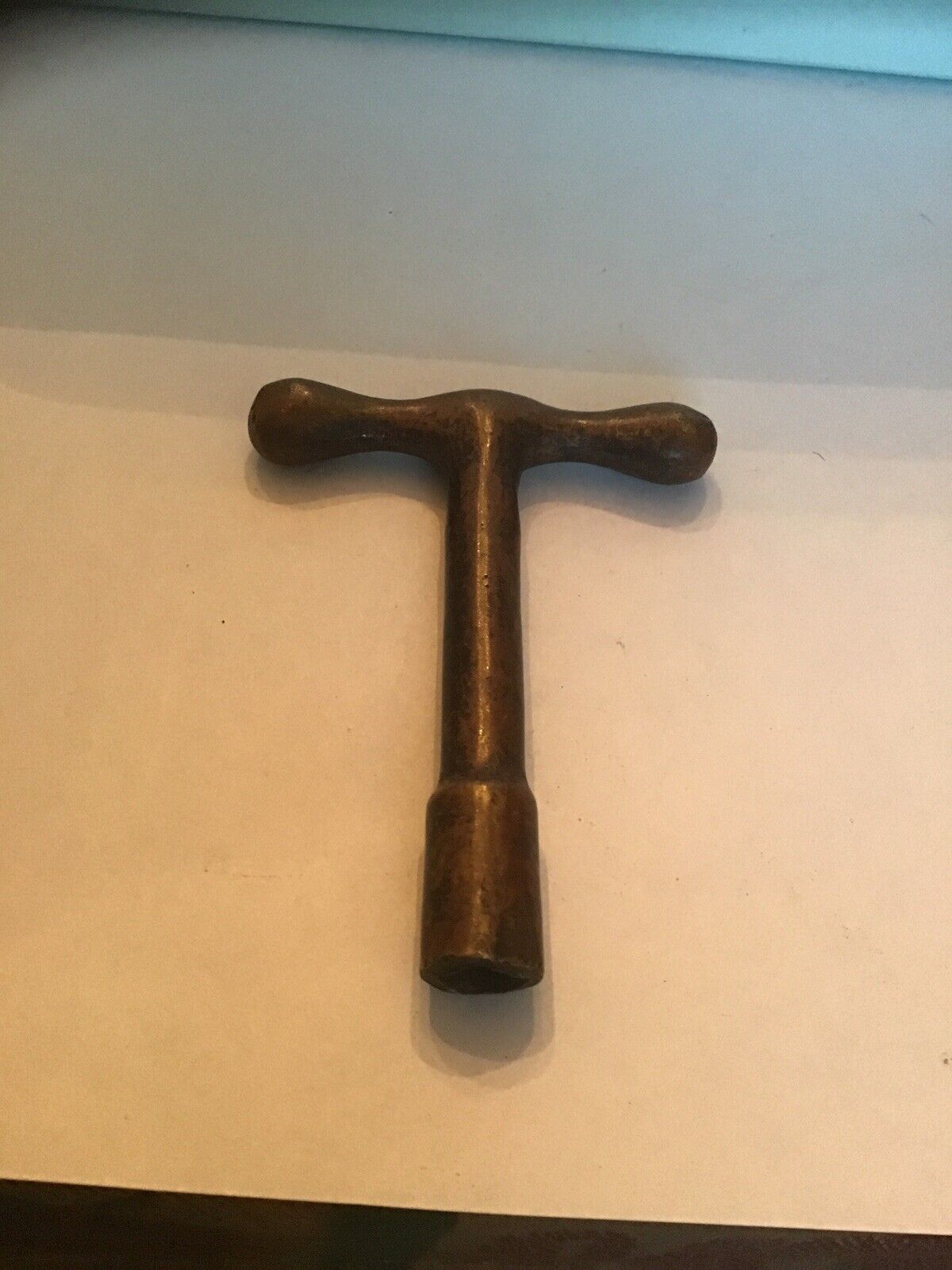 Vintage/Antique Brass/Bronze Radiator Key T Shape