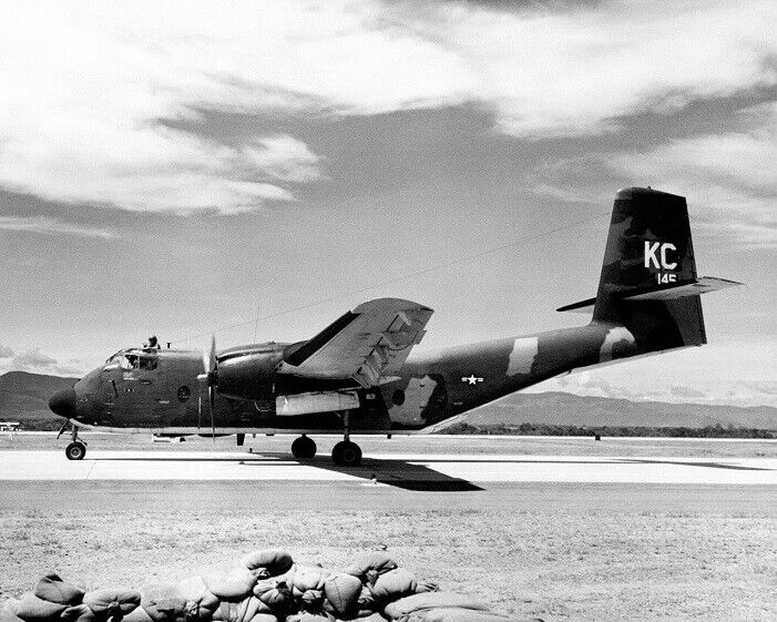 U.S. Air Force De Havilland C-7B Caribou aircraft 8x10 Vietnam War Photo 308