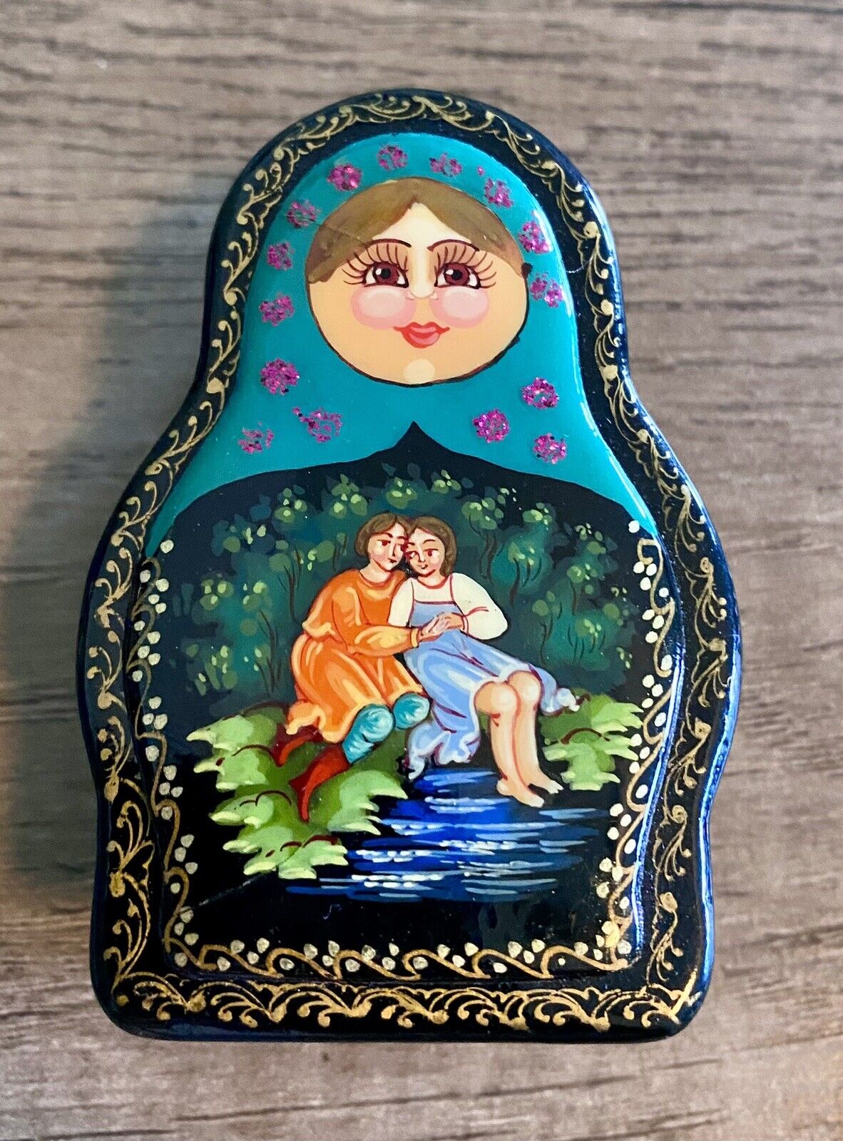 Russian Hand Painted Lacquer Box, Russian Art, Loving Couple, Hinged Trinket Box