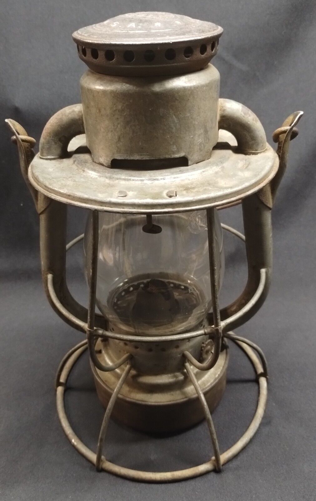 Good Looking Old DIETZ VESTA RR Lantern with Clear Glass Shade