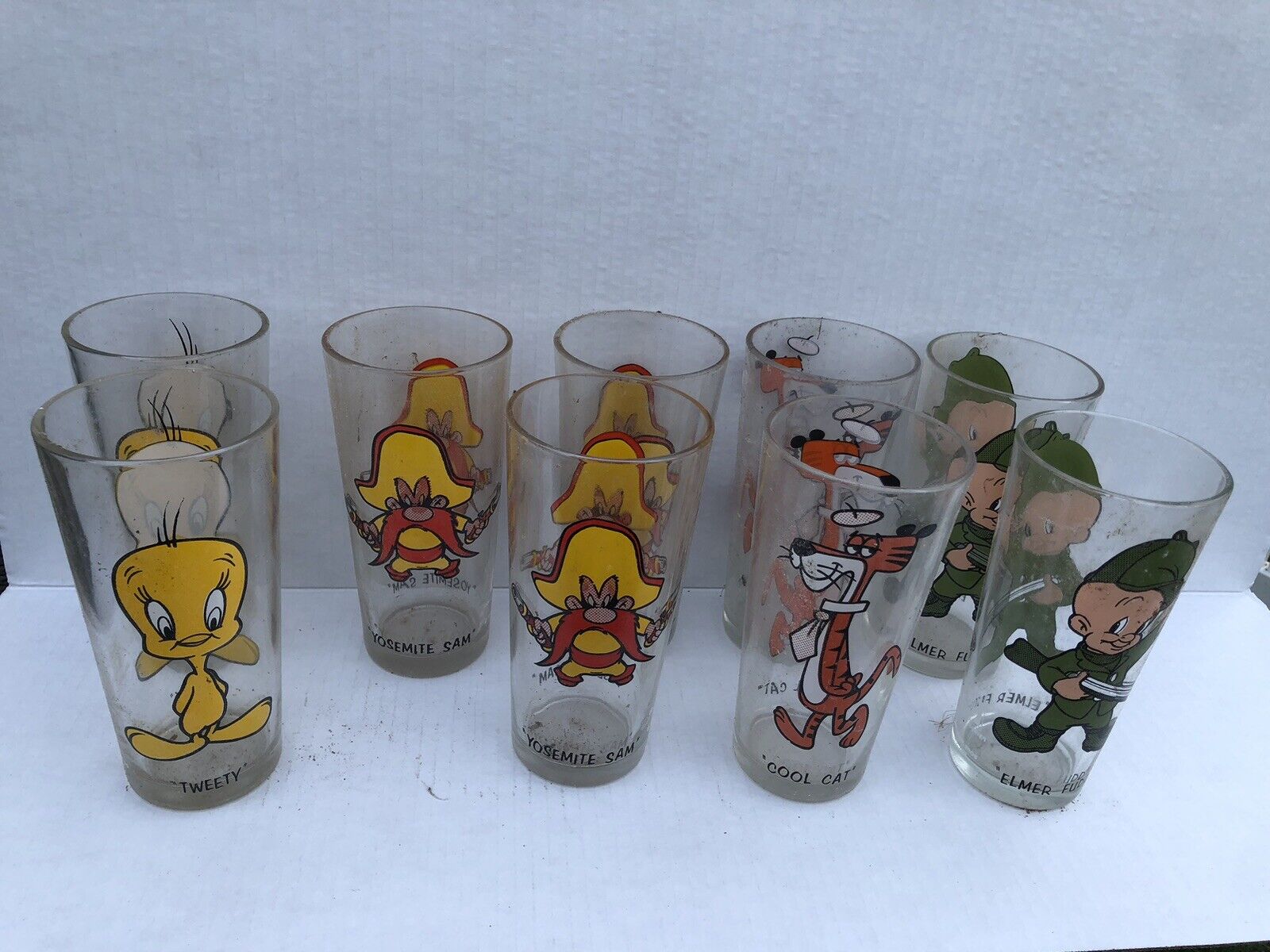 Vintage Lot Of 31 Glasses Looney Tunes Daffy Duck Tweety Bugs Bunny BK & More
