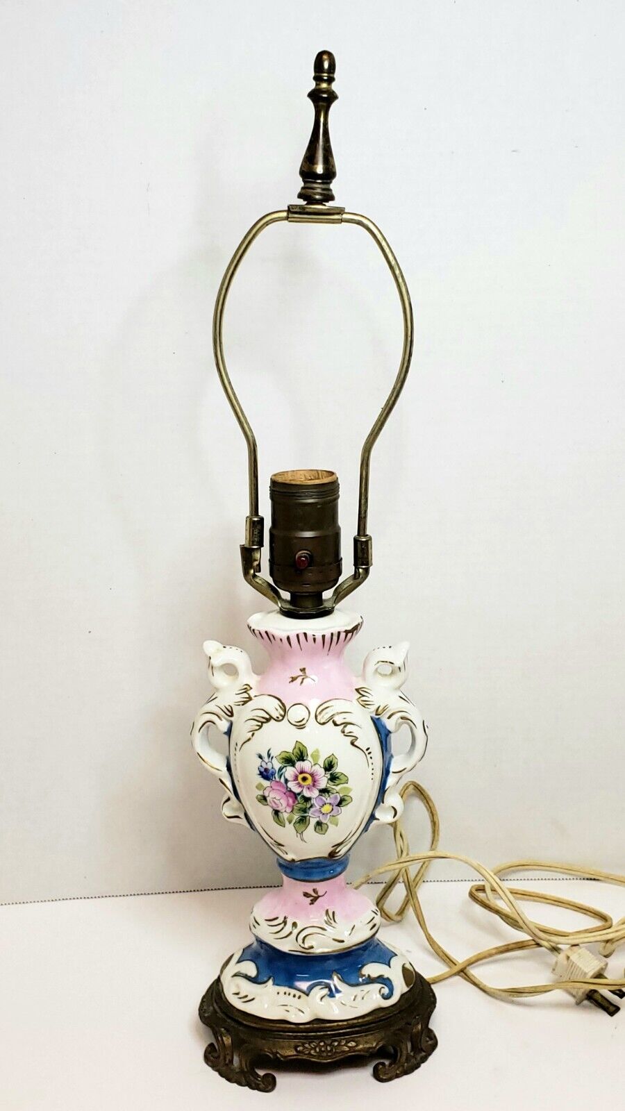 Vintage French Provincial Urn Style Cast Iron Base Porcelain Table Lamp 18.5