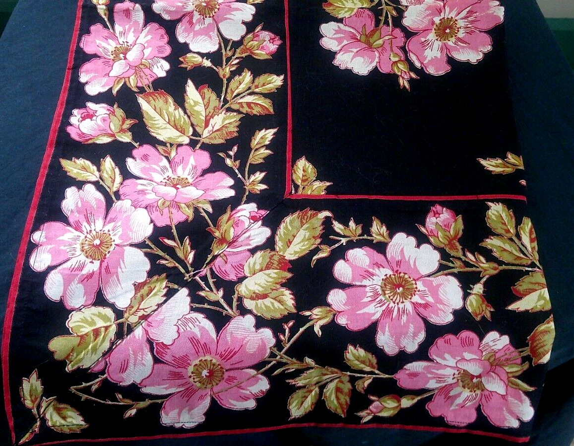 APRIL CORNELL vintage tablecloth  breakfast cloth Classic Floral dogwood 54 x 53