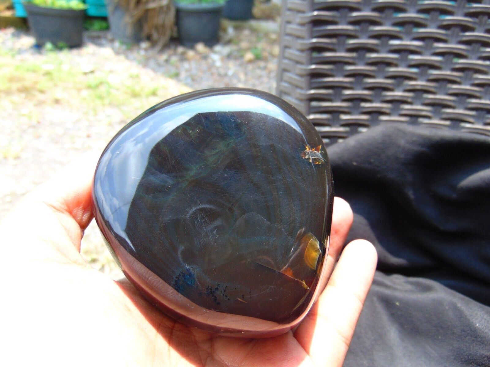 230 gr Full Polished Indonesia Dark  Amber