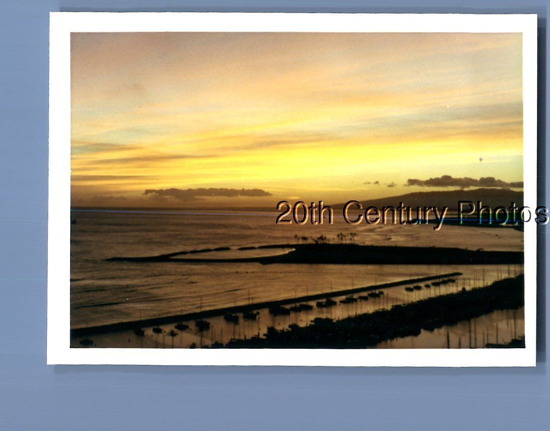 FOUND COLOR PHOTO O+1069 VIEW LOOKING OVER OCEAN,BEAUTIFUL SKY