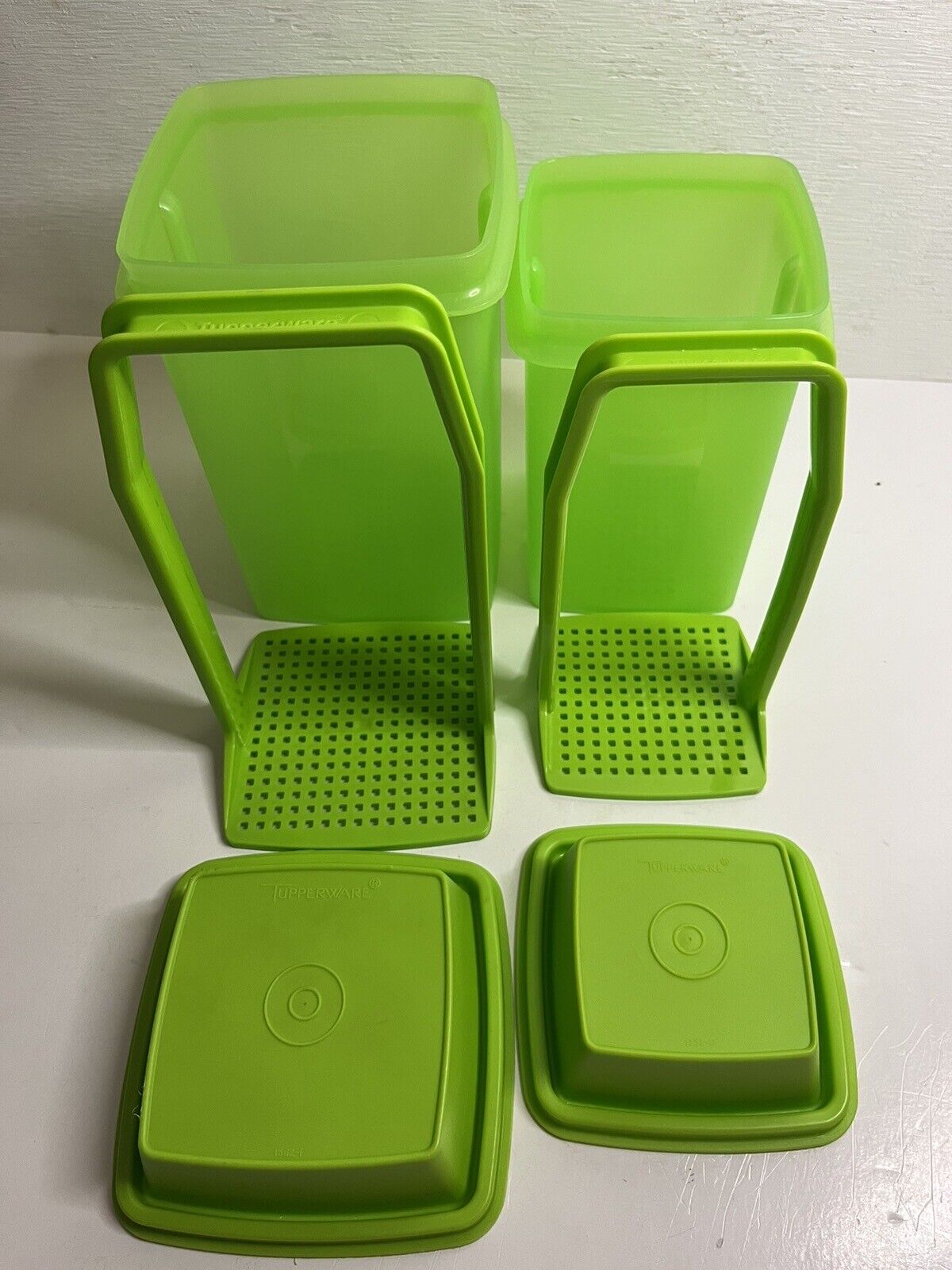 Pair of Tupperware Pick a Deli Pickle Olive Keepers 1330-7 1560-2 Bright Green