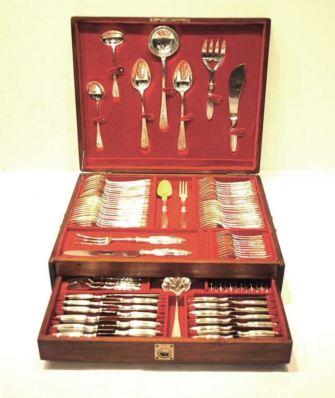 Christofle Espagnol Cannele 126 piece Silver Cutlery Set in Original Case