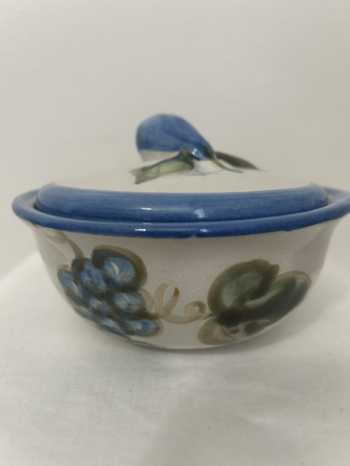 Vintage John B Taylor Ceramics Made in USA sugar bowl with lid grapes 