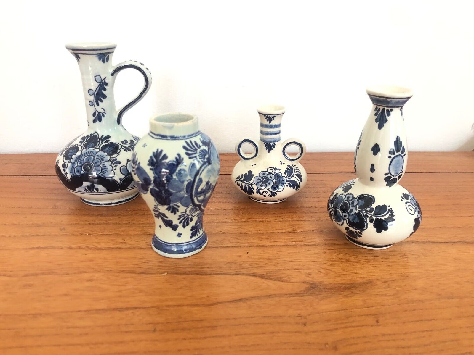 Antique/vintage, miniature vase, Delft Blue Dutch set of 4