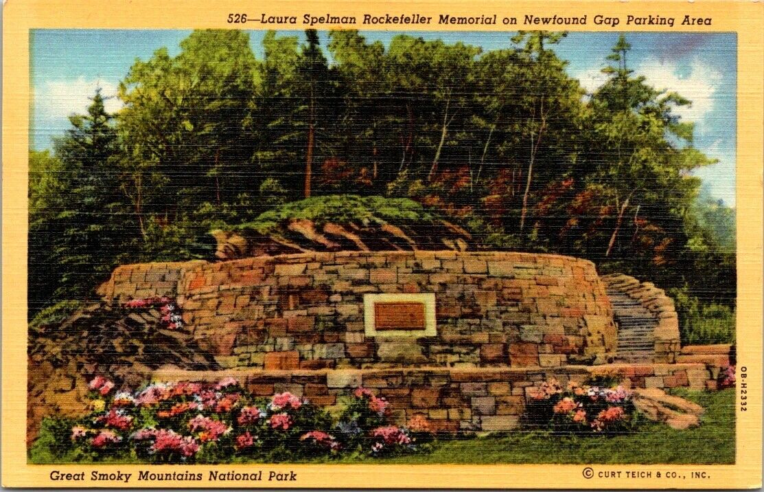 Newfound Gap TN NC Border Laura Spelman Rockefeller Memorial - Vintage Postcard