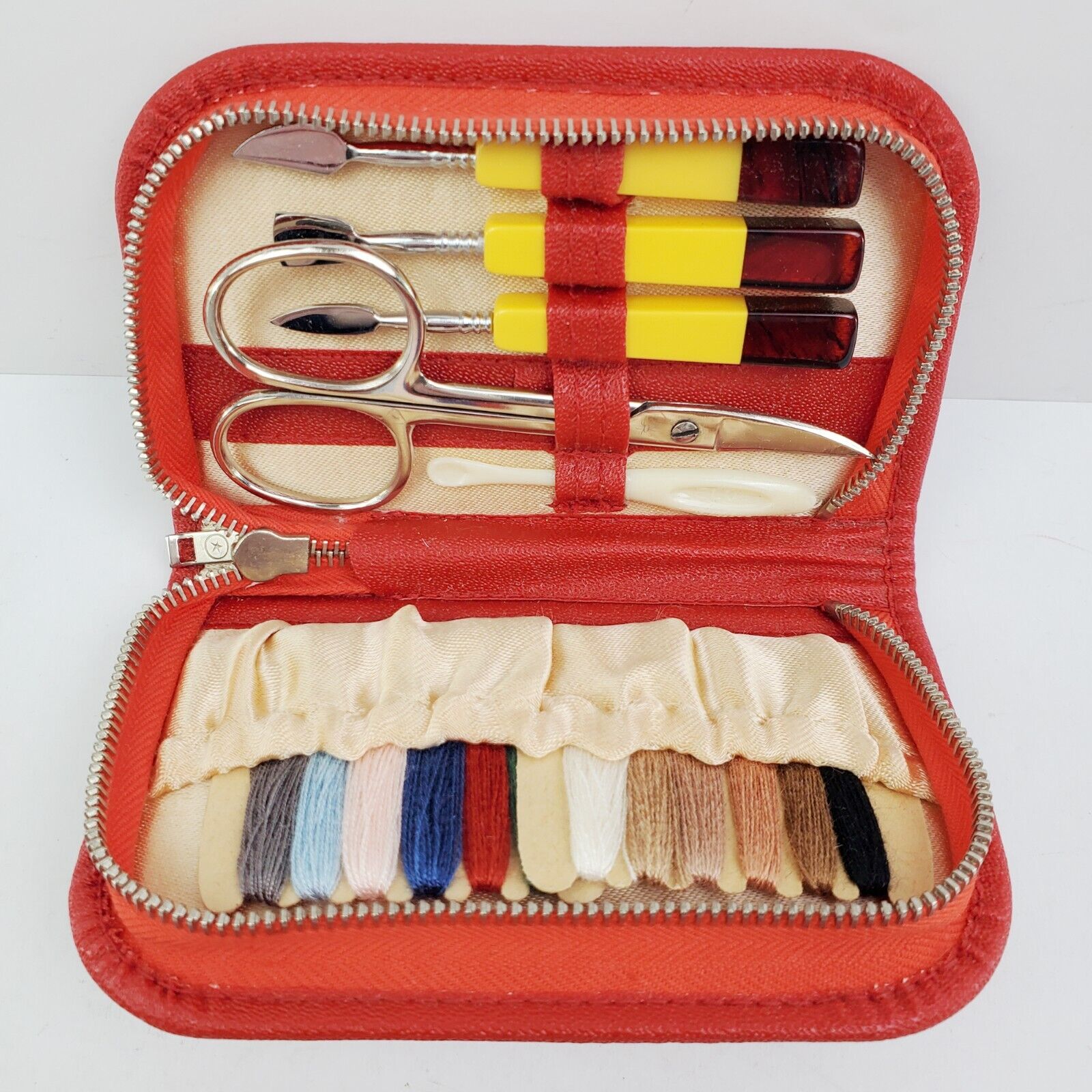 Sewing Kit Mini Vintage Late 1950s Thread, Scissors, Case (Bakelite Tools?)