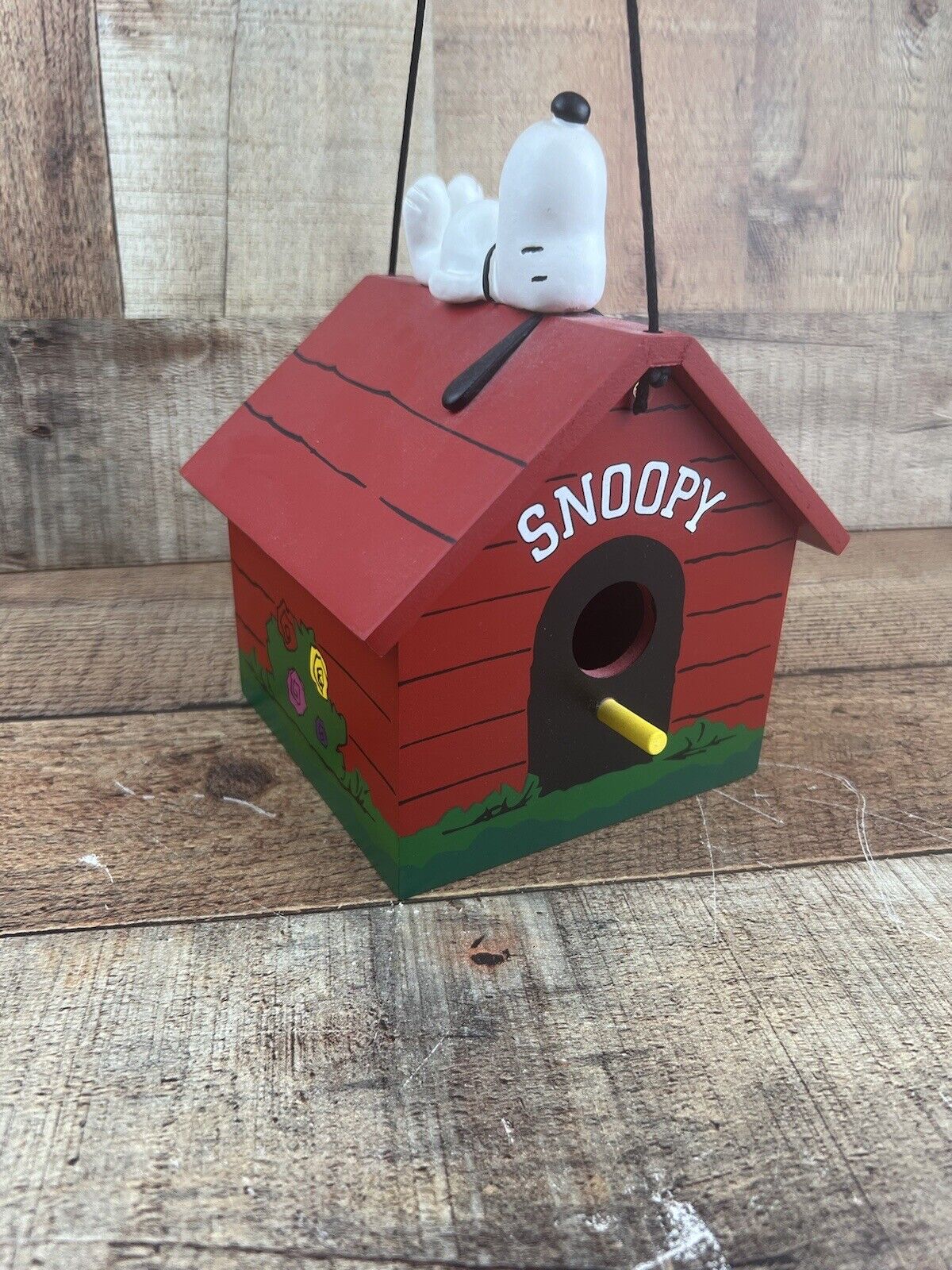 Rare Vintage Snoopy on his dog house bird house By New Creative Enterprises