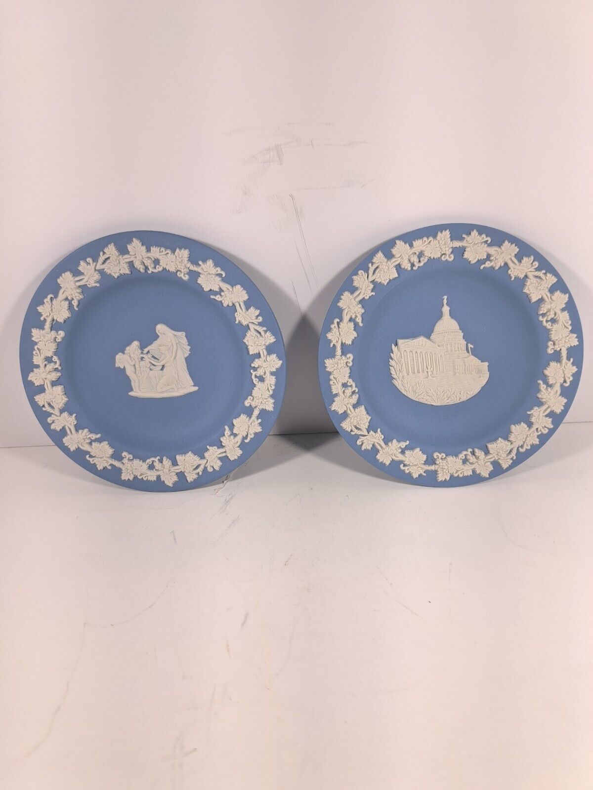 Vintage Wedgwood Blue Jasperware round trinket plate -set of 2. Approx 4 1/4 in