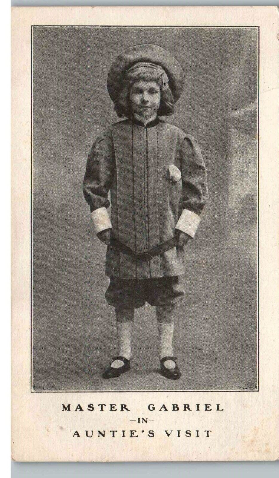 Postcard c1901-1907 Master Gabriel in Auntie\'s Visit