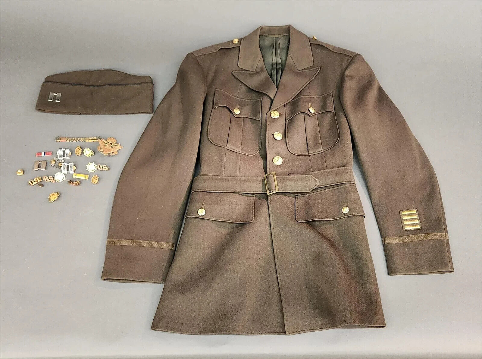 WW2 US Officer\'s Winter Coat, Cap, and Insignia