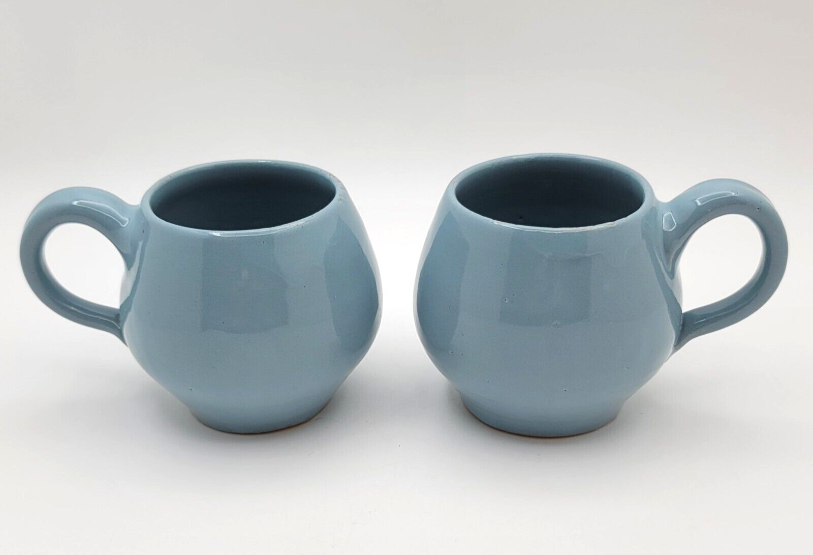 2-Vtg Bybee Pottery 10 oz  LIGHT BLUE BARREL COFFEE CUP MUGS Art Tea BB Nat.Flws