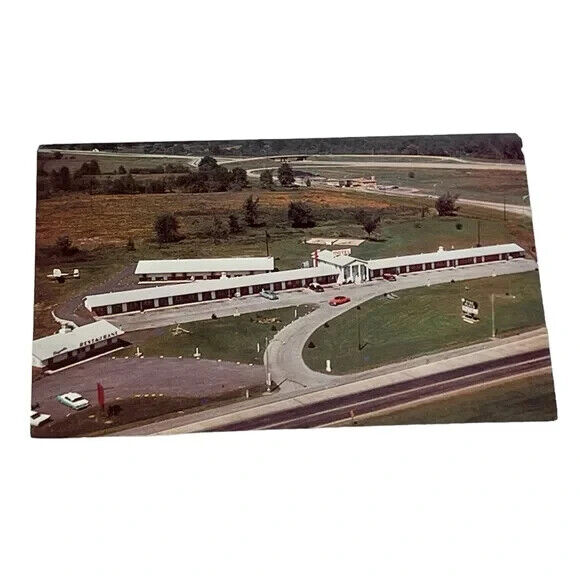 Postcard Pike Plaza Hotel and Restaurant Newton Falls Ohio Vintage A220
