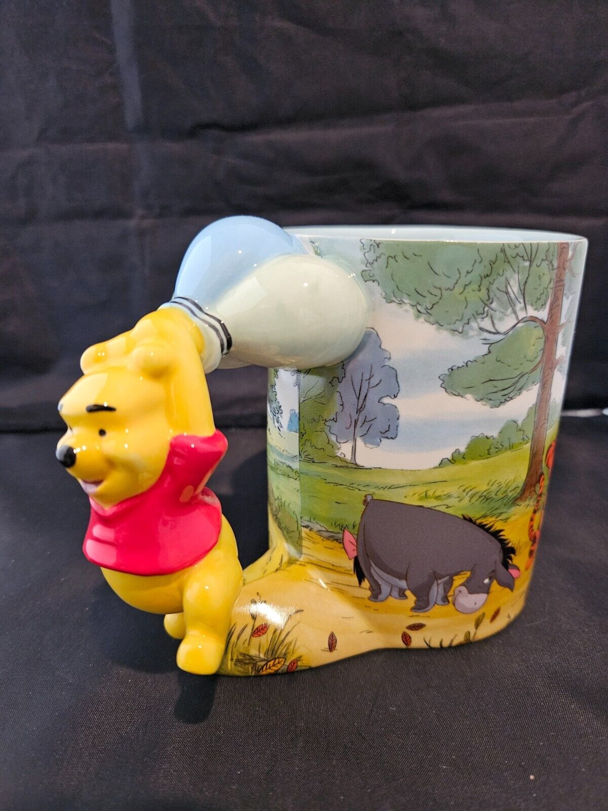 Disney Winne the Pooh and Friends 3D mug with Pooh Ballon Handle 