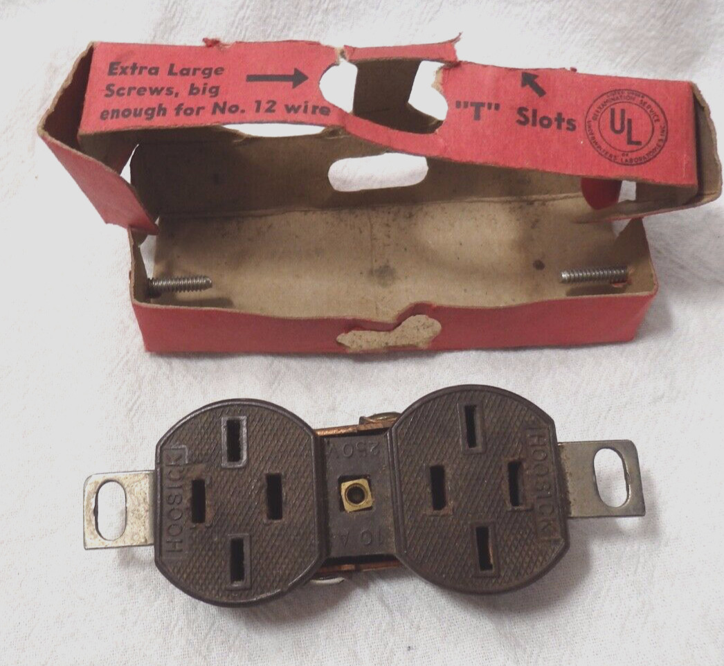 Vintage Montgomery Ward HOOSICK 4 Prong Electrical Outlet Receptacle with box