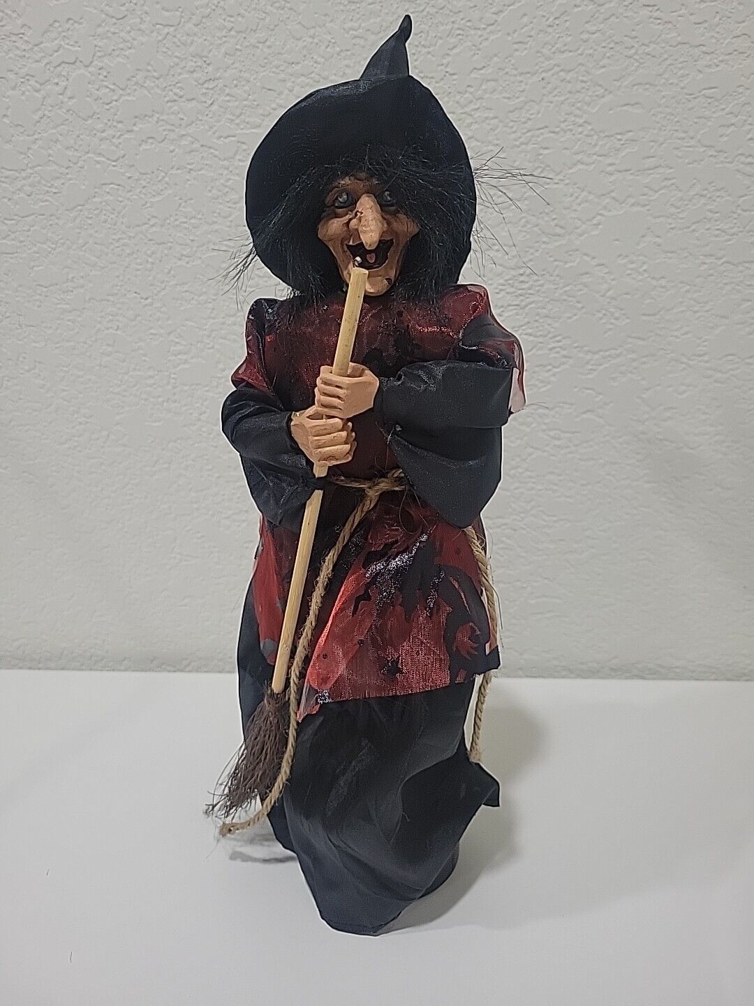 VTG GANZ HALLOWEEN Twirling Cackling WITCH 14 Inches Tall Light Up Eyes 
