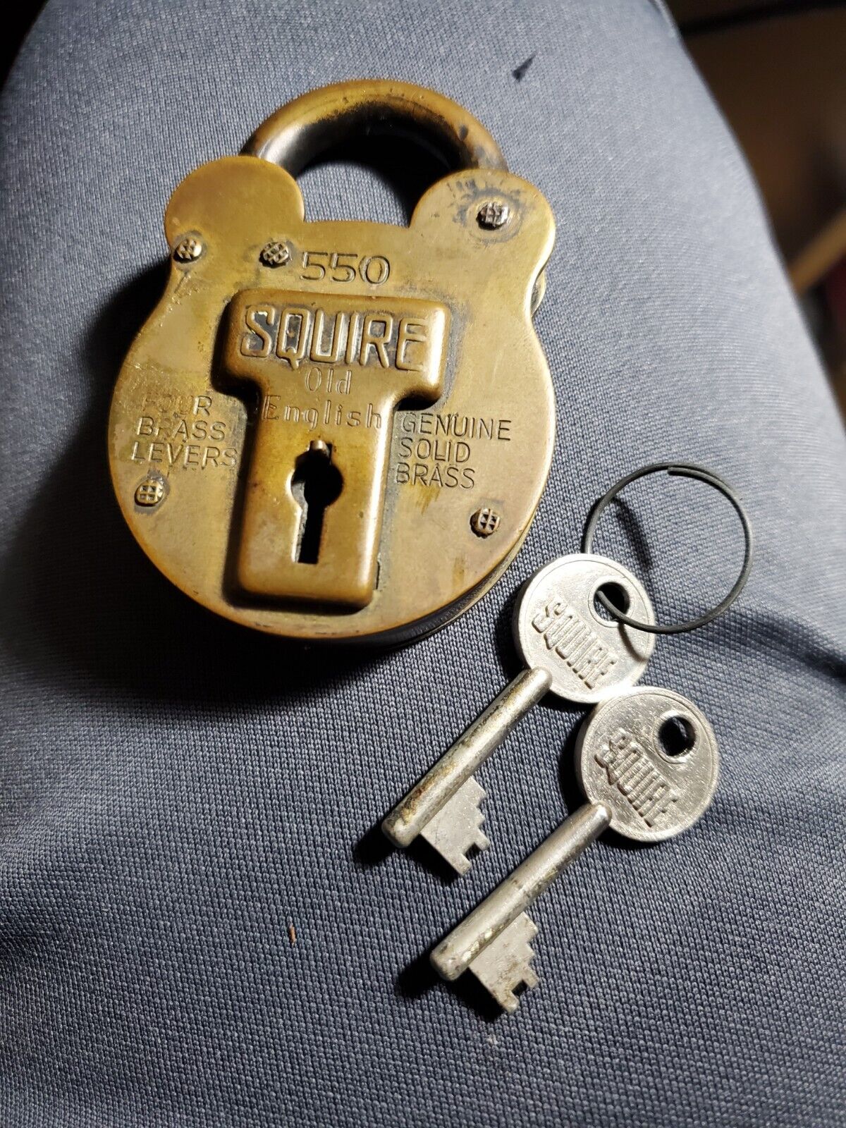 Vintage Squire 550 Pad Lock w/ Keys \