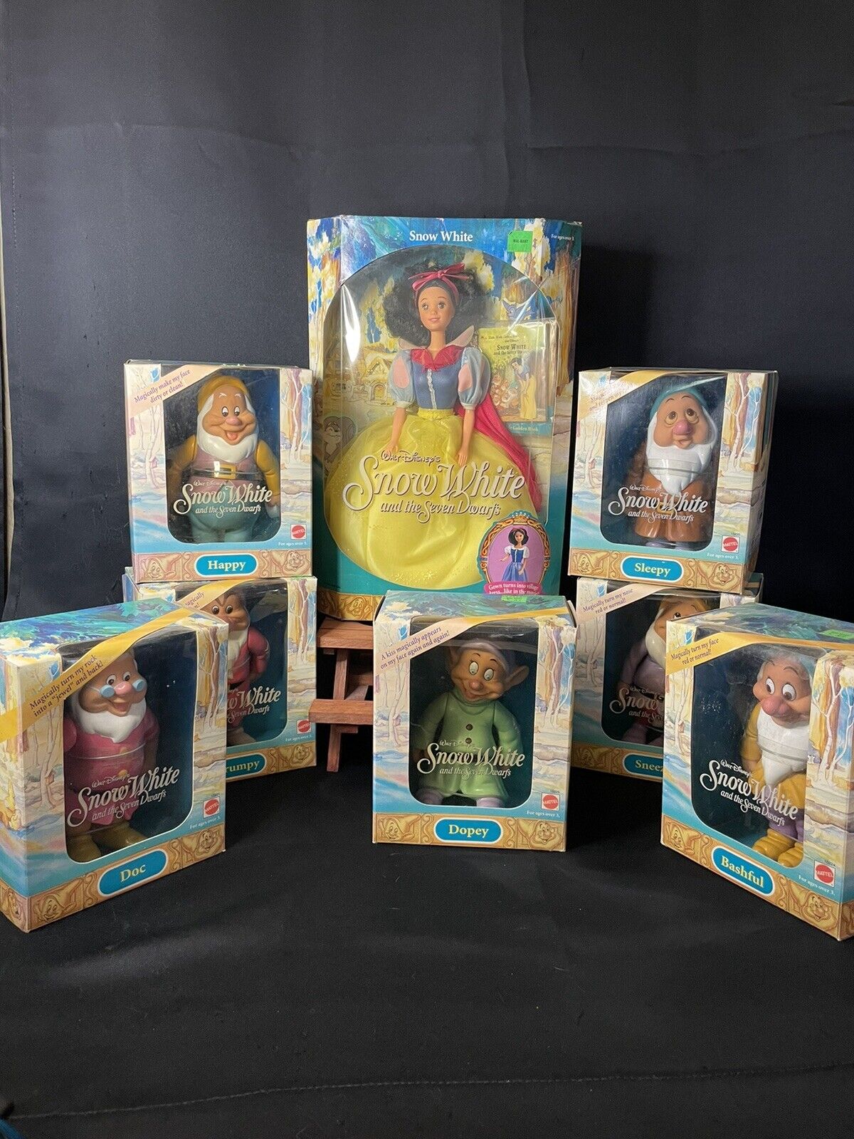 Snow White and The Seven Dwarfs Doll Set Made by Mattel 1992 Vintage Brand New
