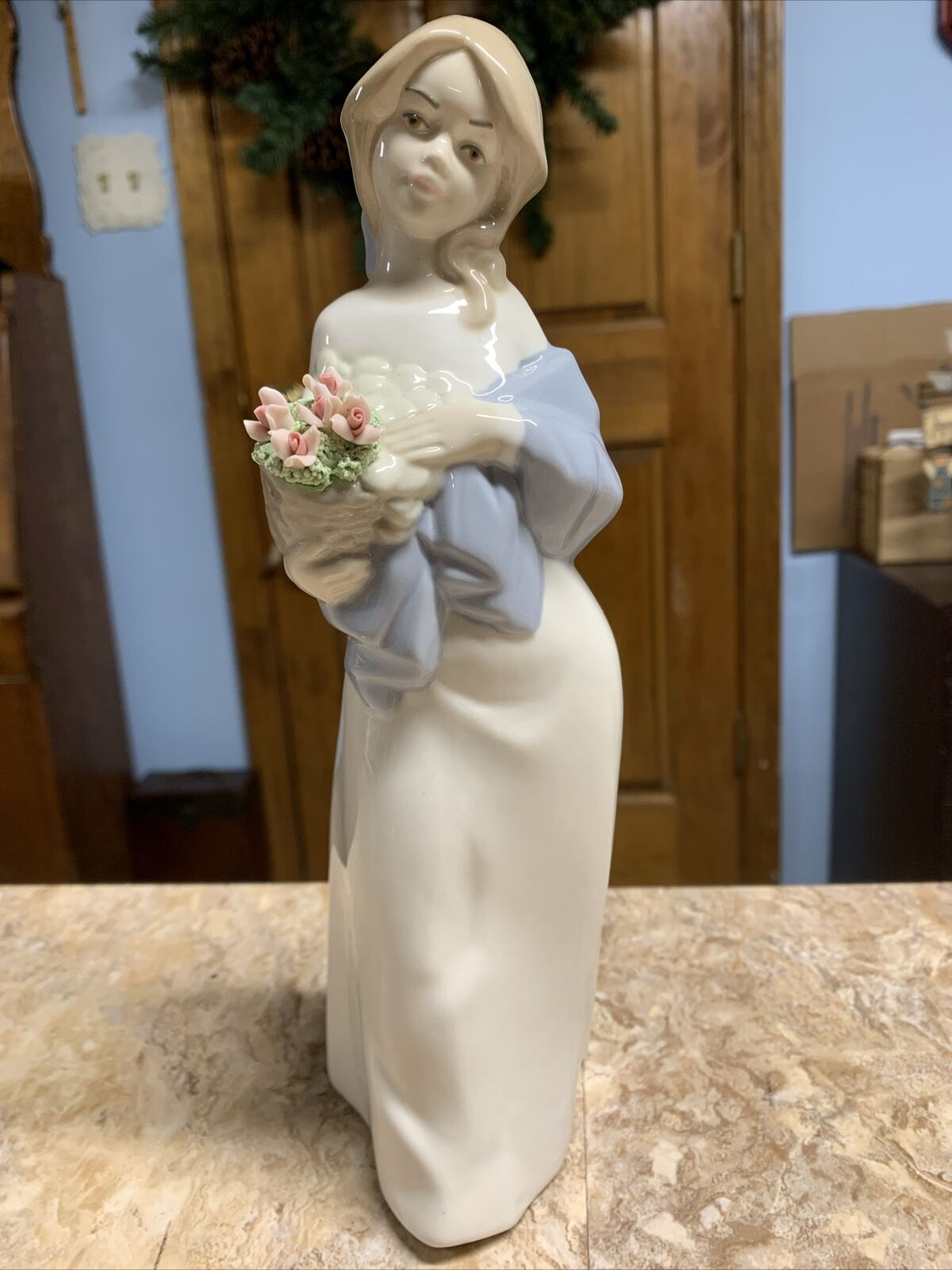 Beautiful Nadal Figurine Porcelain Girl With Bouquet Of Flowers