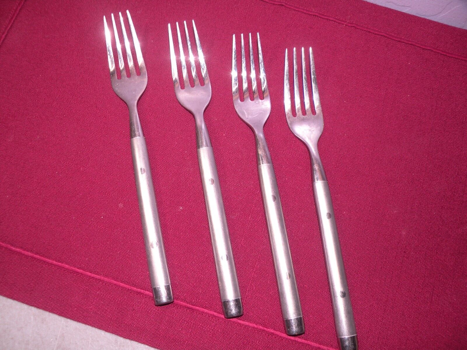 Set Of 4 Dinner Forks Cambridge Tripoli II Sand Stainless Frost Handle 8 In. GE4