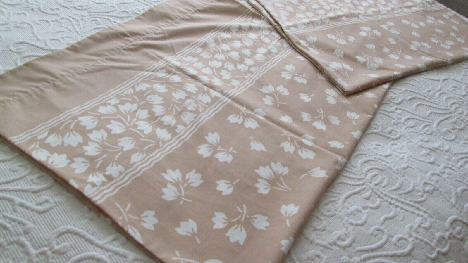 TWO Beautiful Vintage Oscar de la Renta Cannon Pillowcases Tan White Floral USA