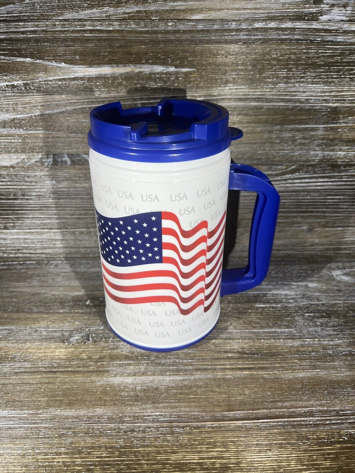 Vtg USA Patriotic Flags Whirley 32oz Travel Lidded Mug Tumbler Made in USA