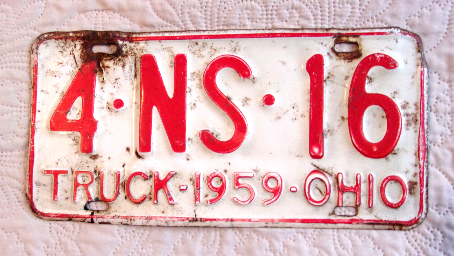Vintage VERY  FINE 1959 OHIO TRUCK License Plate (has minor bends)