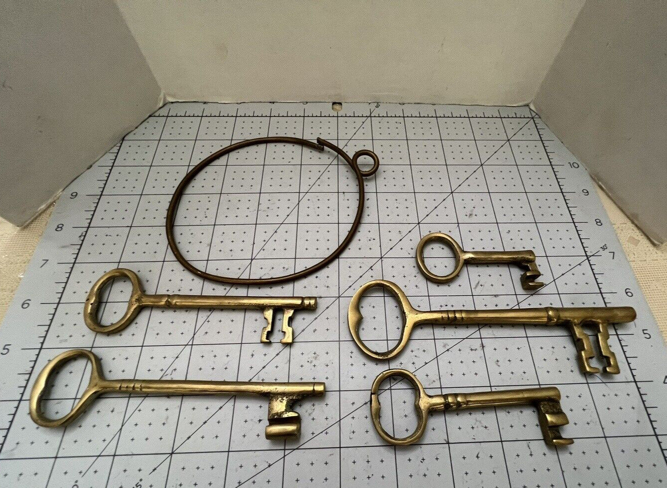 Vintage  Solid Brass Large Skeleton Keys On Ring 5  Keys