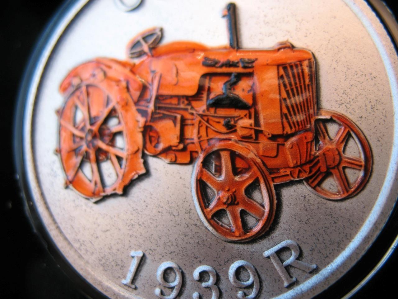 1-OZ. SILVER 1939-CHASE R JOHN DEERE TRACTOR WITH ORNAMENT CAPSULE  COIN+GOLD