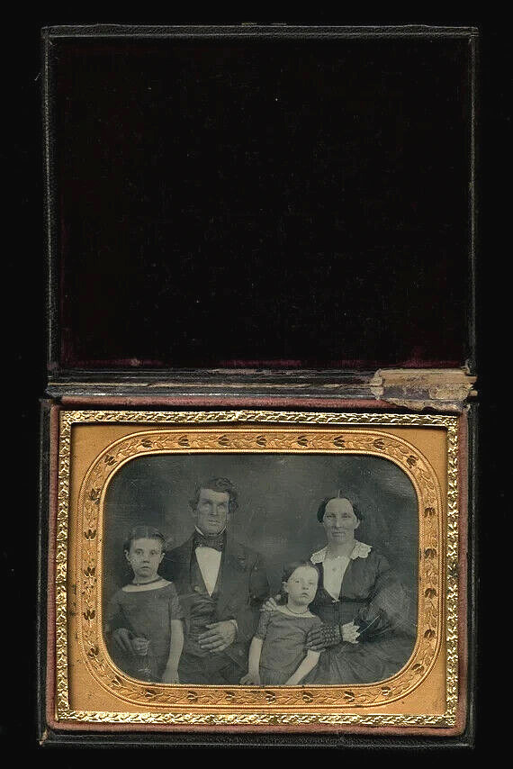 1850s 1/4 Daguerreotype of Family in Nice Banded Leather Book Style Case